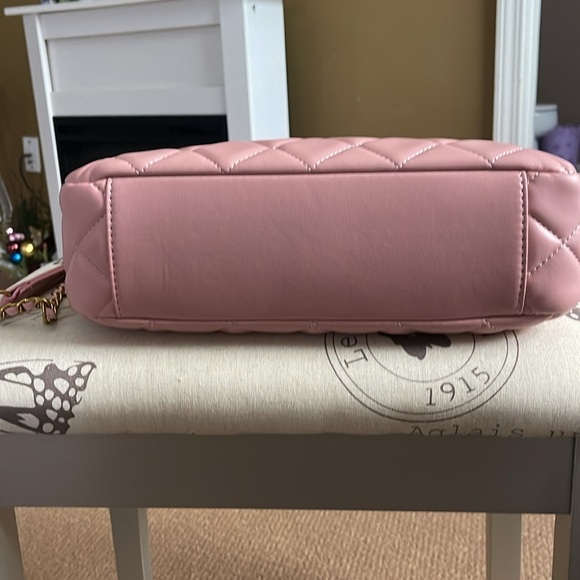 kick around bag I purchased at purse party - Picture 6 of 7